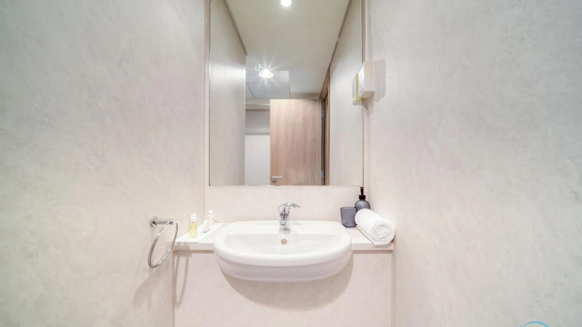 Apartment Special Offer Stylish 1Br With Scenic Views & Pool By Deluxe Holiday Homes Dubai
