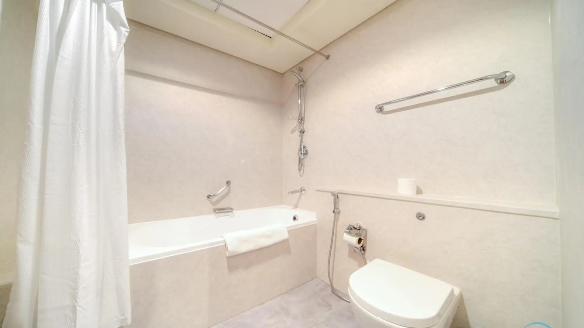 Special Offer Stylish 1Br With Scenic Views & Pool By Deluxe Holiday Homes Dubai
