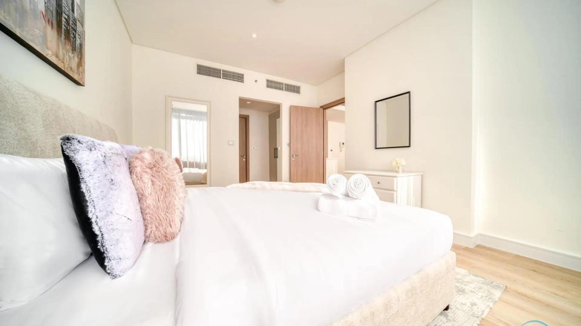 Special Offer Stylish 1Br With Scenic Views & Pool By Deluxe Holiday Homes Dubai