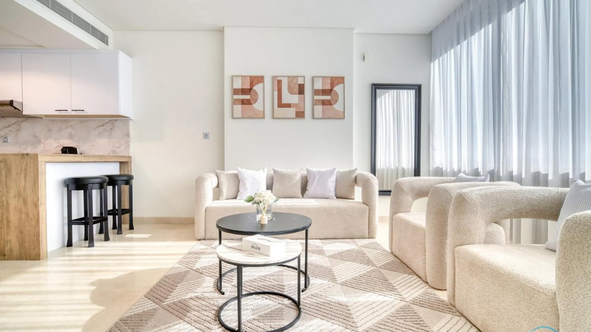 Special Offer Stylish 1Br With Scenic Views & Pool By Deluxe Holiday Homes Dubai